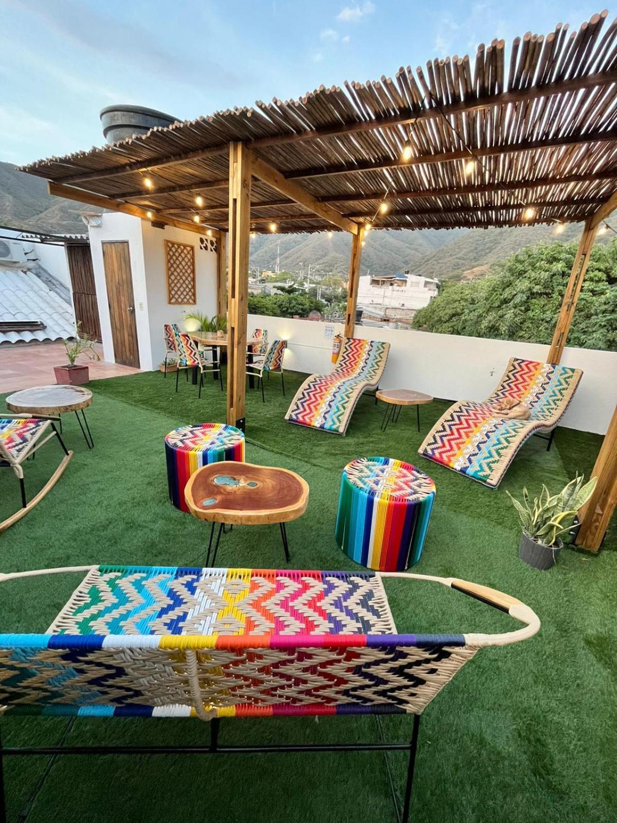 Ocean Lovers Hostel & Apartments Taganga Exterior photo